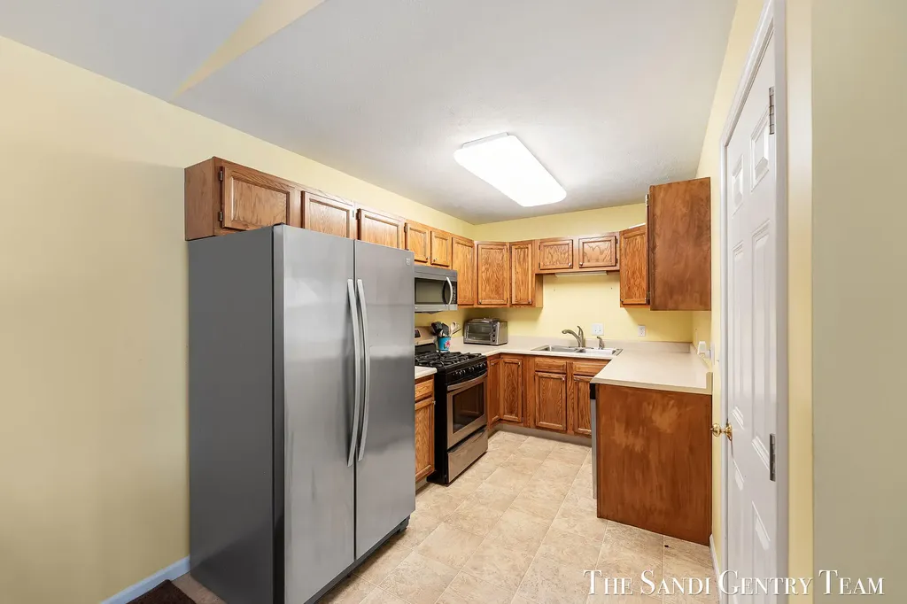 17632 Dustin Drive Ferrysburg City MI 49456