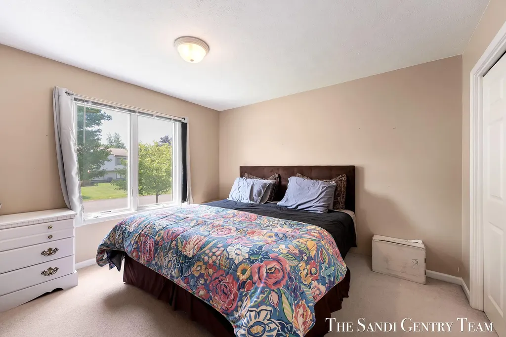 17632 Dustin Drive Ferrysburg City MI 49456