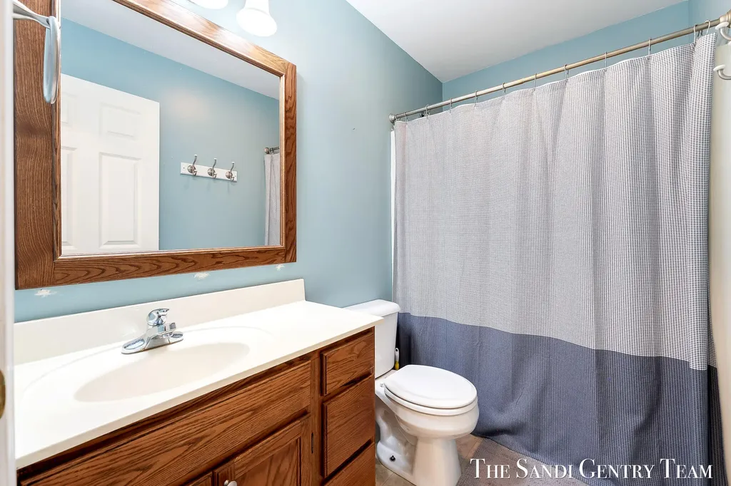 17632 Dustin Drive Ferrysburg City MI 49456
