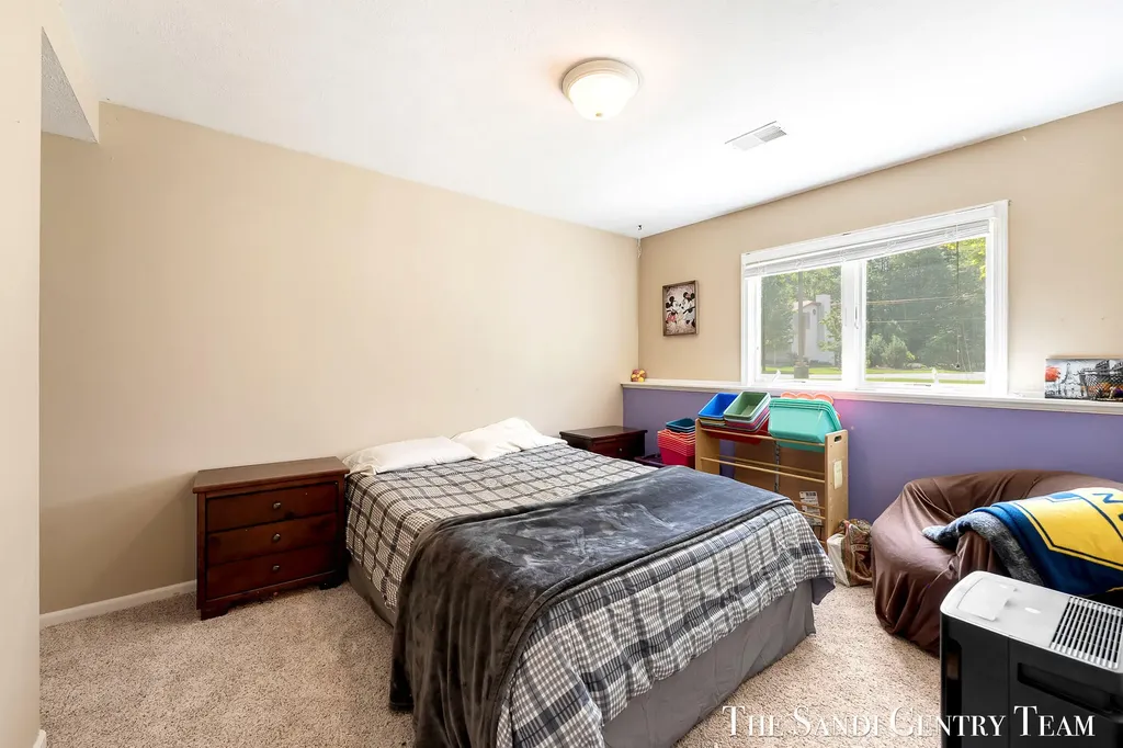 17632 Dustin Drive Ferrysburg City MI 49456