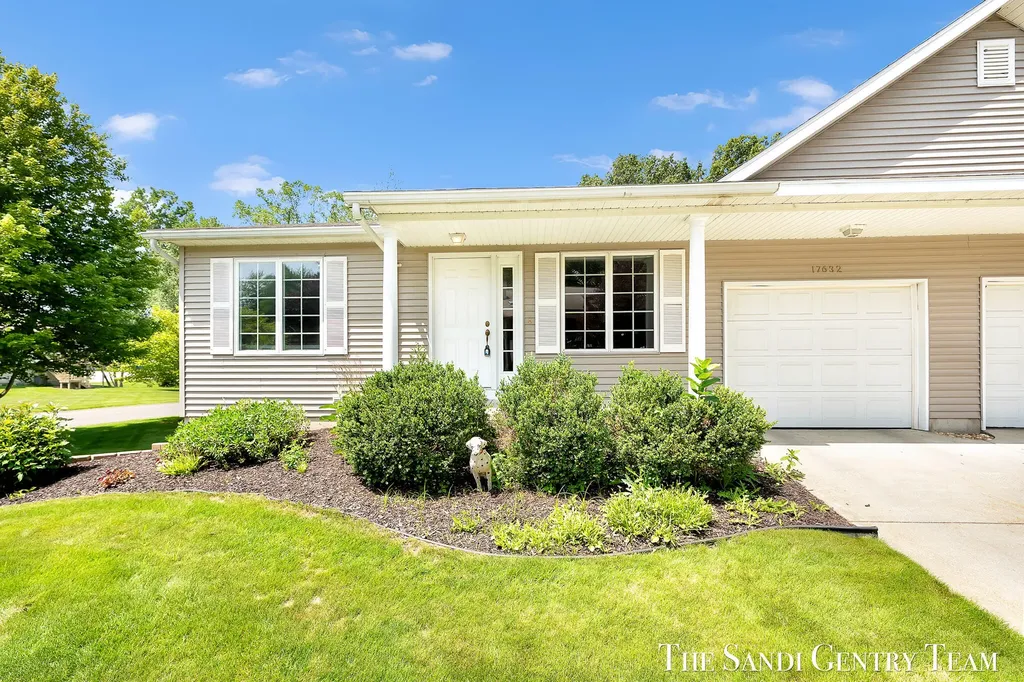 17632 Dustin Drive Ferrysburg City MI 49456