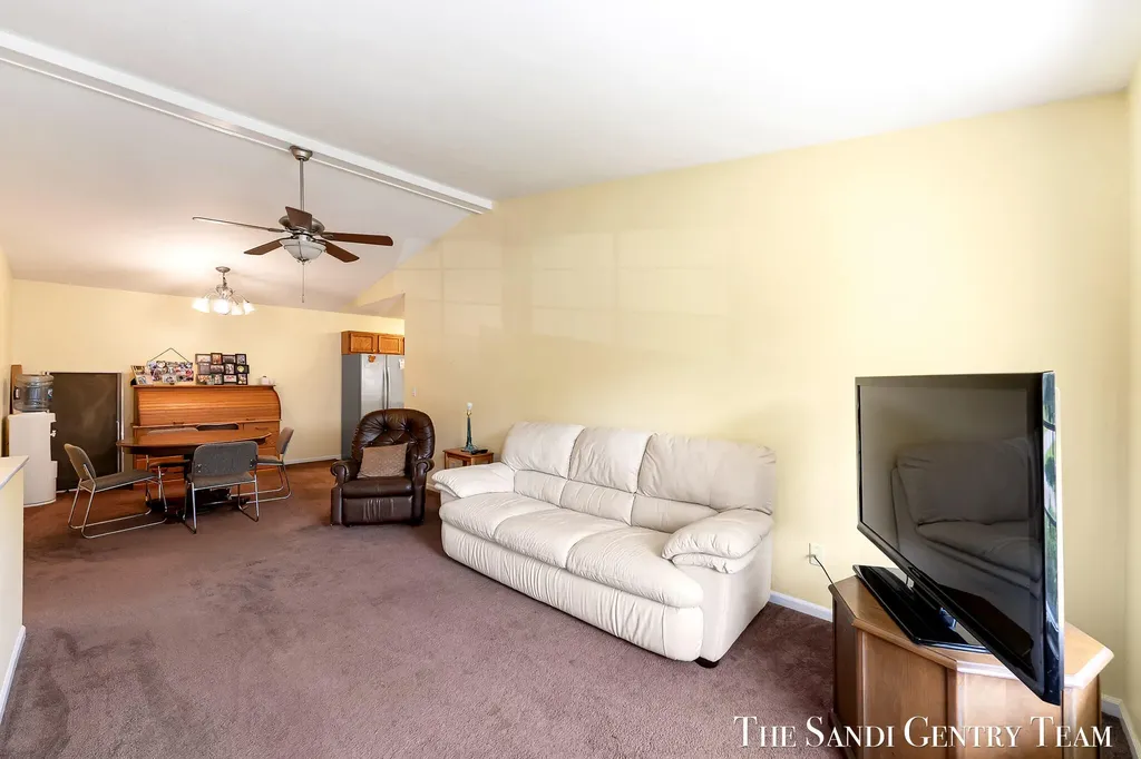 17632 Dustin Drive Ferrysburg City MI 49456