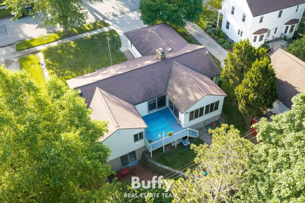 521 Leggat Street Grand Haven City MI 49417