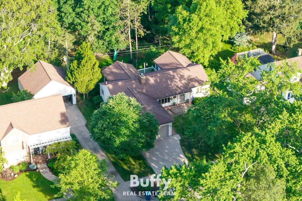 521 Leggat Street Grand Haven City MI 49417