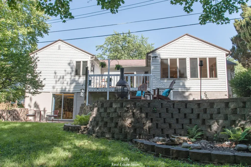 521 Leggat Street Grand Haven City MI 49417