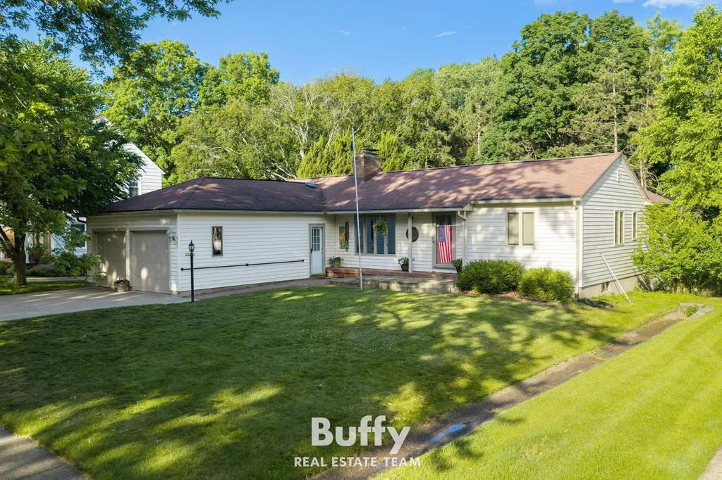 521 Leggat Street Grand Haven City MI 49417