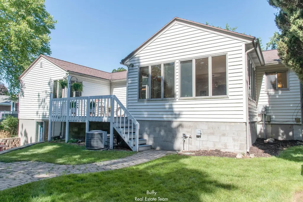 521 Leggat Street Grand Haven City MI 49417