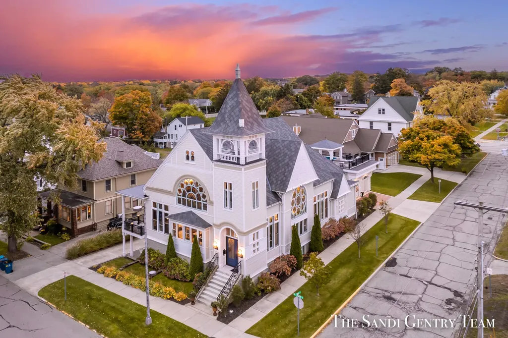 600 Washington Avenue Grand Haven City MI 49417