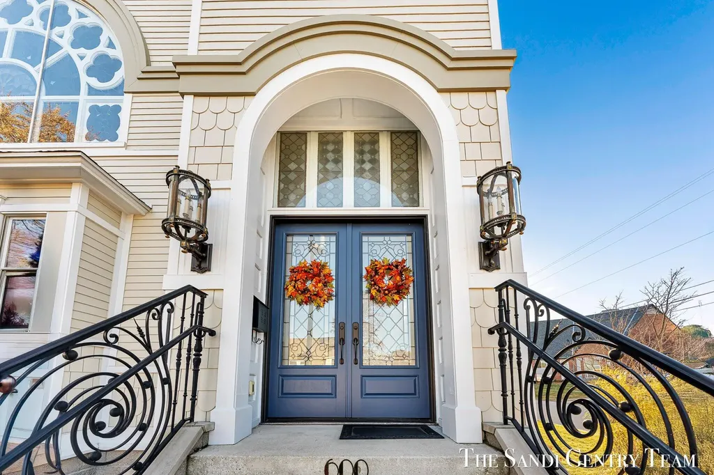 600 Washington Avenue Grand Haven City MI 49417