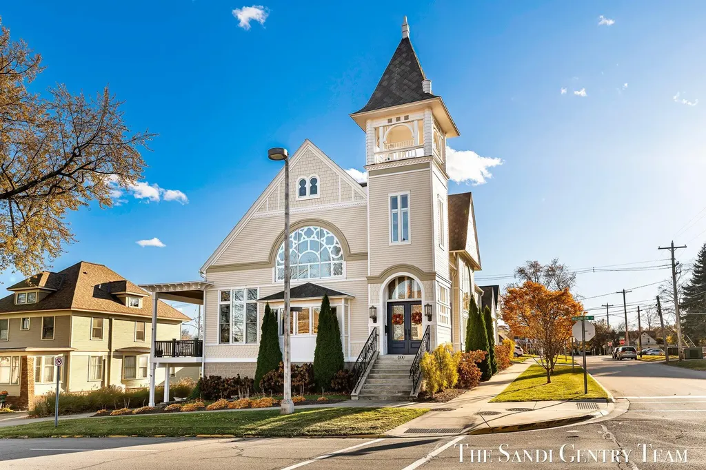 600 Washington Avenue Grand Haven City MI 49417