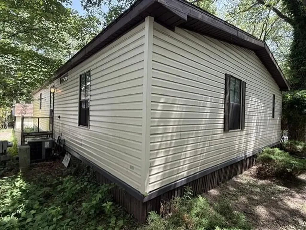 2482 Pembroke Drive Norton Shores City MI 49441