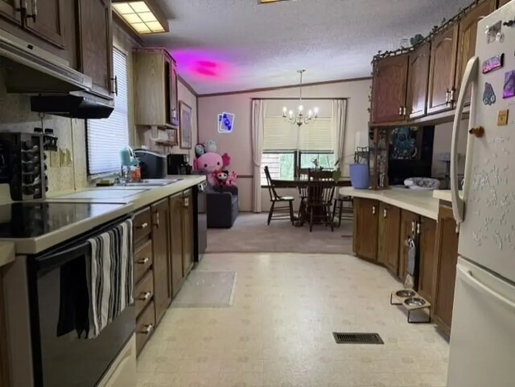 2482 Pembroke Drive Norton Shores City MI 49441