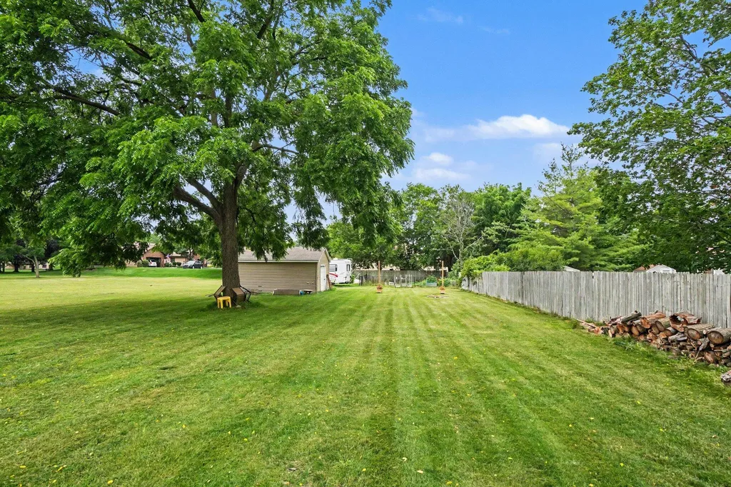 4071 Ivanrest Avenue SW Grandville City MI 49418