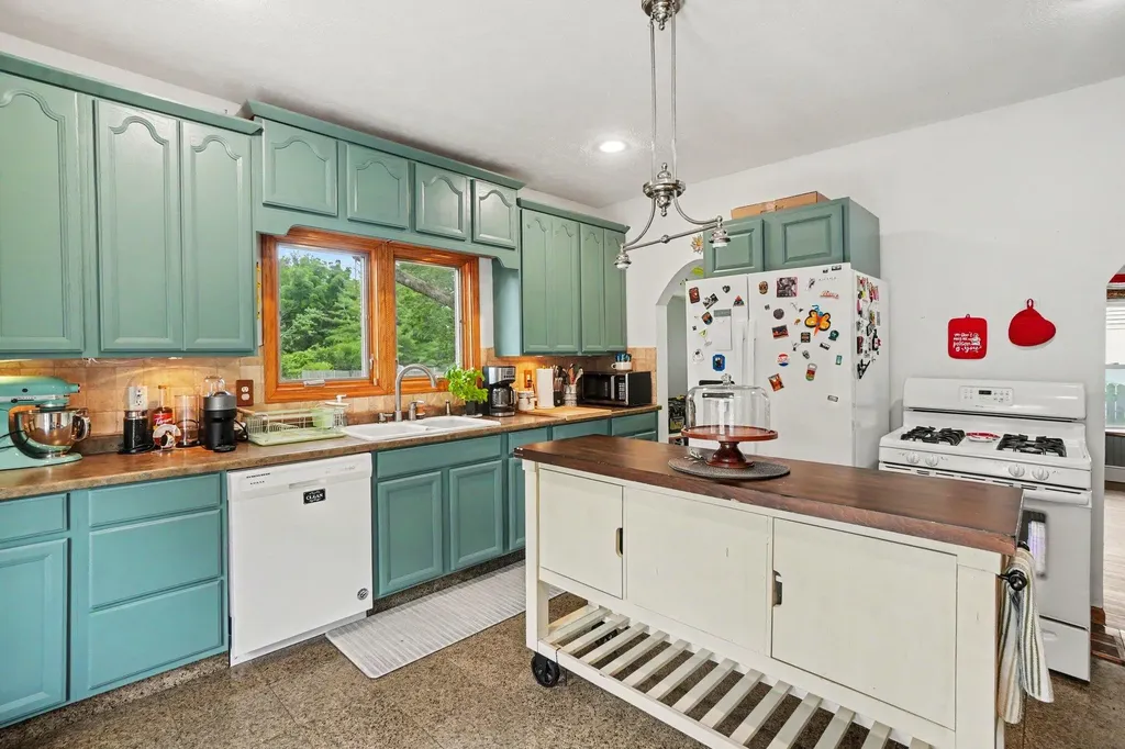4071 Ivanrest Avenue SW Grandville City MI 49418
