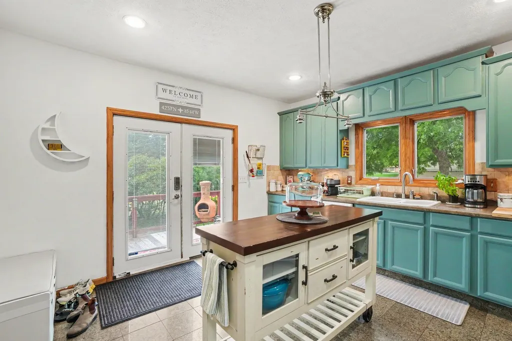 4071 Ivanrest Avenue SW Grandville City MI 49418