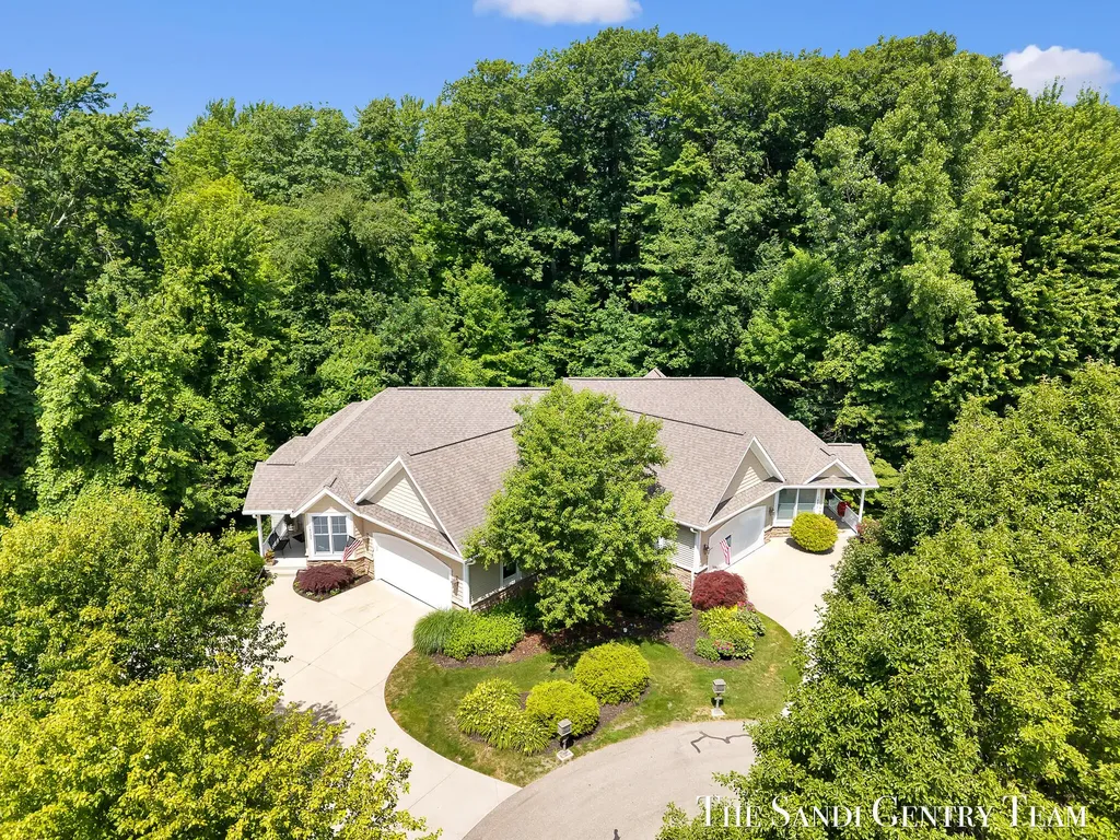 16300 Riverdale Court Ferrysburg City MI 49456