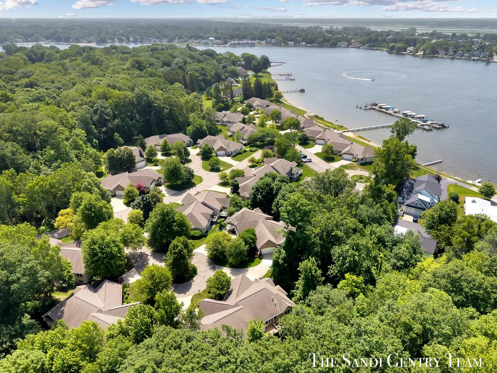 16300 Riverdale Court Ferrysburg City MI 49456