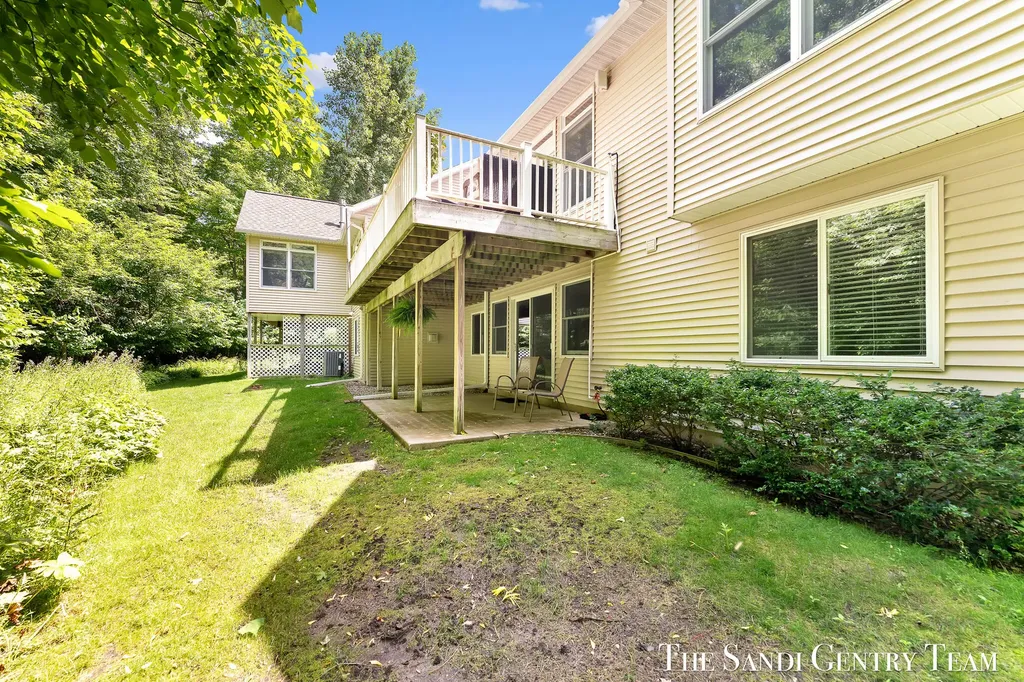 16300 Riverdale Court Ferrysburg City MI 49456