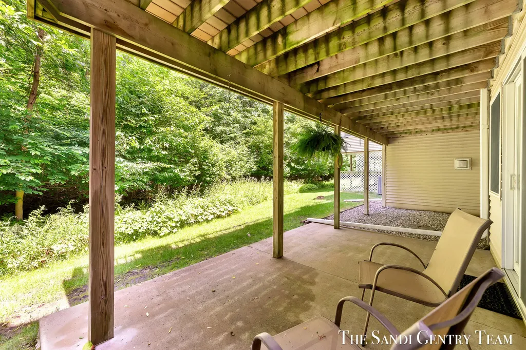 16300 Riverdale Court Ferrysburg City MI 49456
