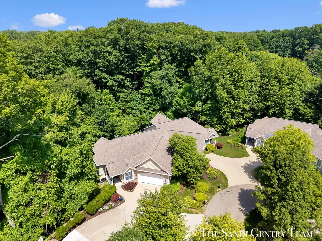 16300 Riverdale Court Ferrysburg City MI 49456