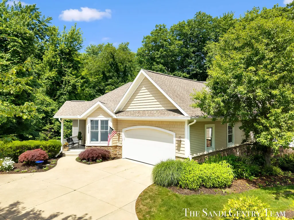16300 Riverdale Court Ferrysburg City MI 49456