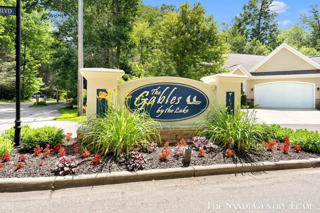 16300 Riverdale Court Ferrysburg City MI 49456