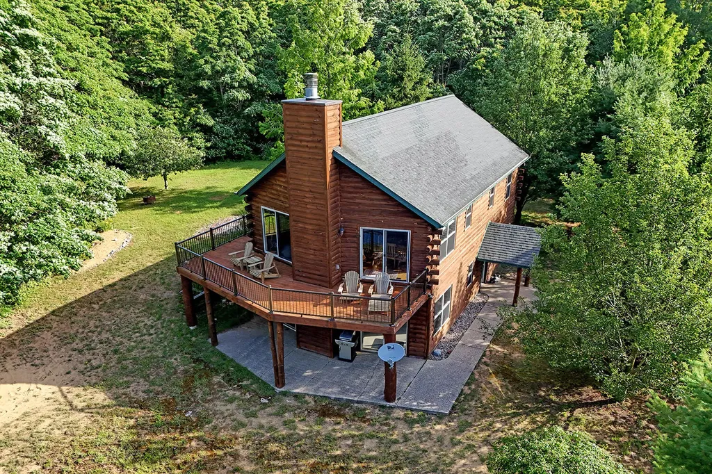 6645 Foote Trail Ganges Township MI 49408