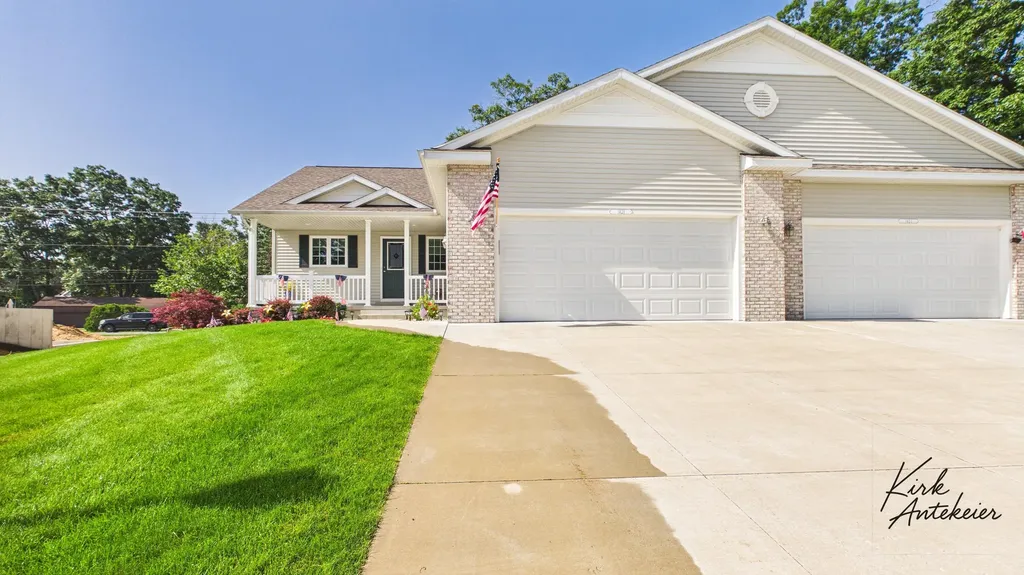 1421 E Addison Way Laketon Township MI 49445