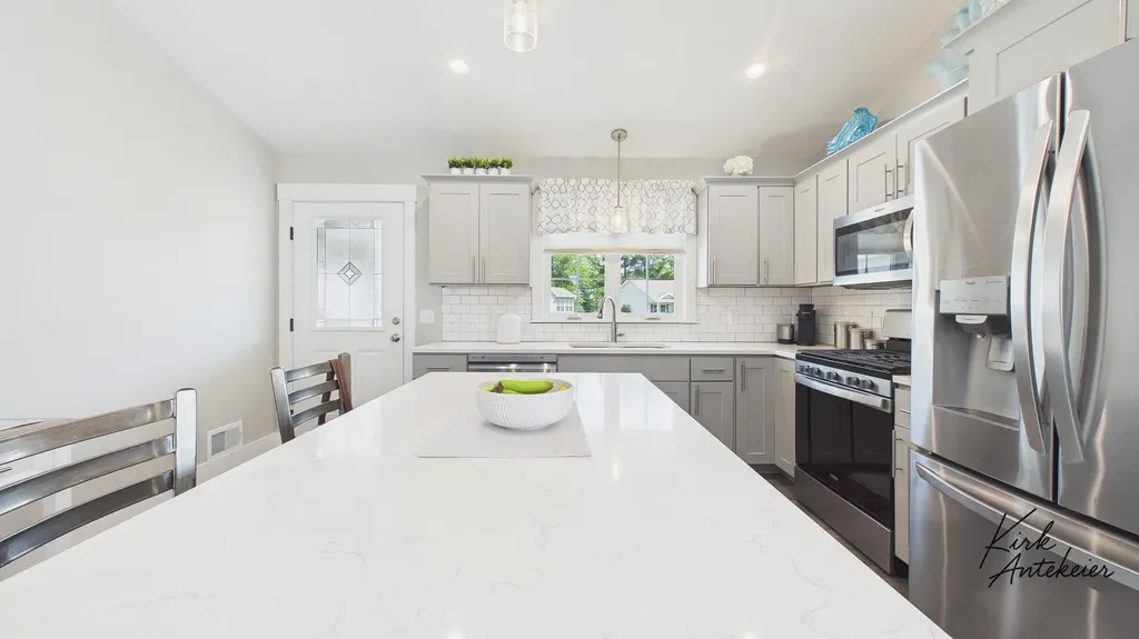 1421 E Addison Way Laketon Township MI 49445