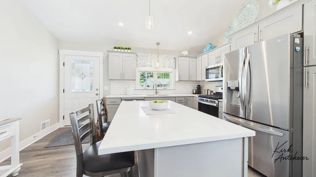 1421 E Addison Way Laketon Township MI 49445