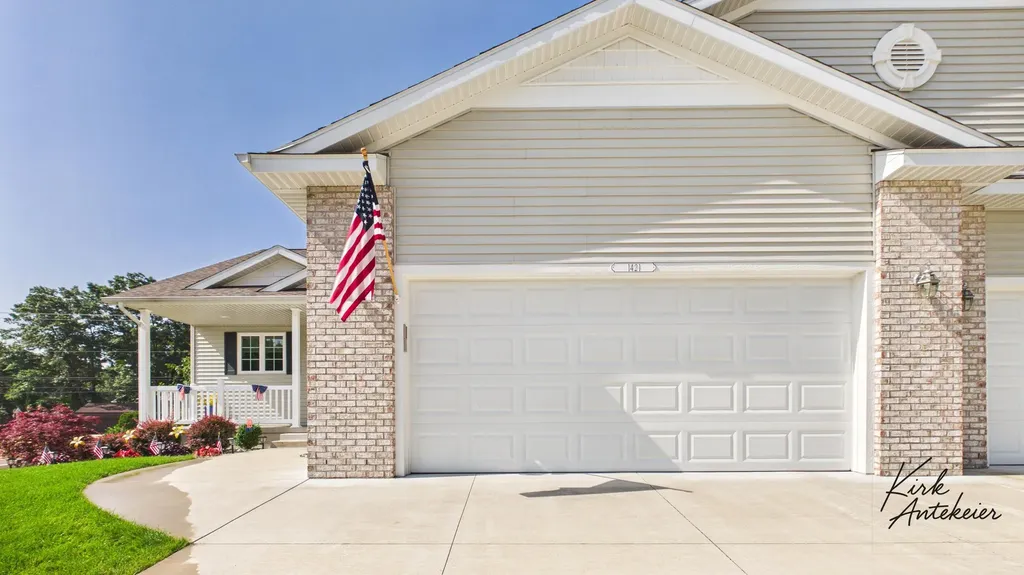 1421 E Addison Way Laketon Township MI 49445