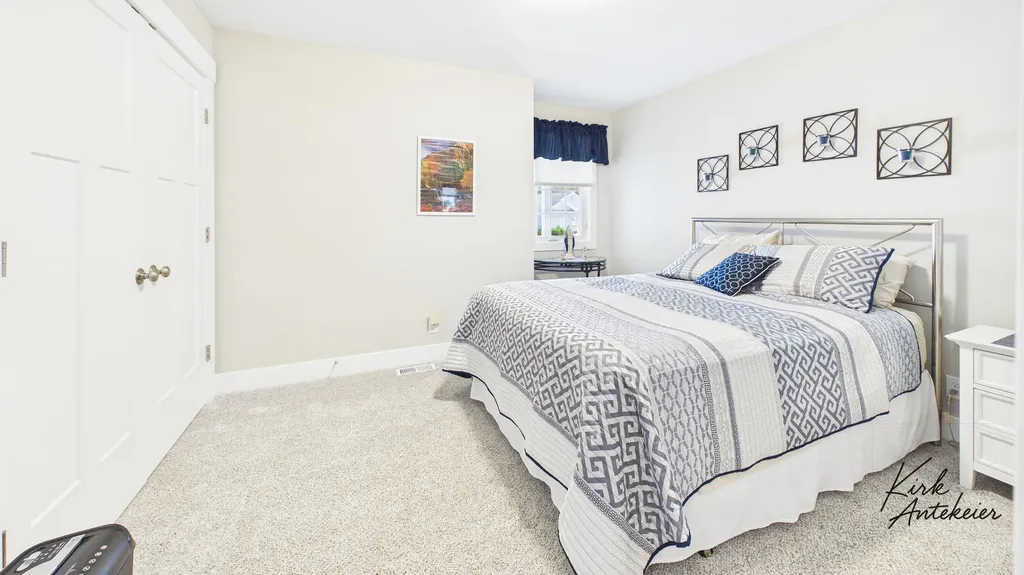 1421 E Addison Way Laketon Township MI 49445