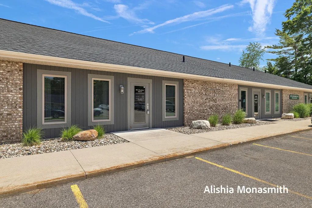 925 S Beechtree Street Grand Haven City MI 49417
