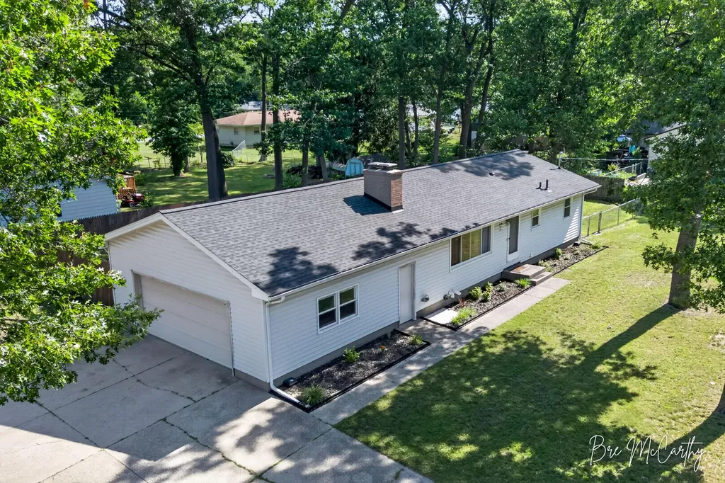 2410 Marcoux Avenue Muskegon Charter Township MI 49442