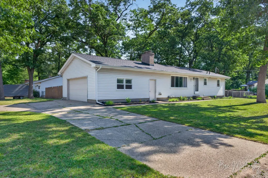 2410 Marcoux Avenue Muskegon Charter Township MI 49442