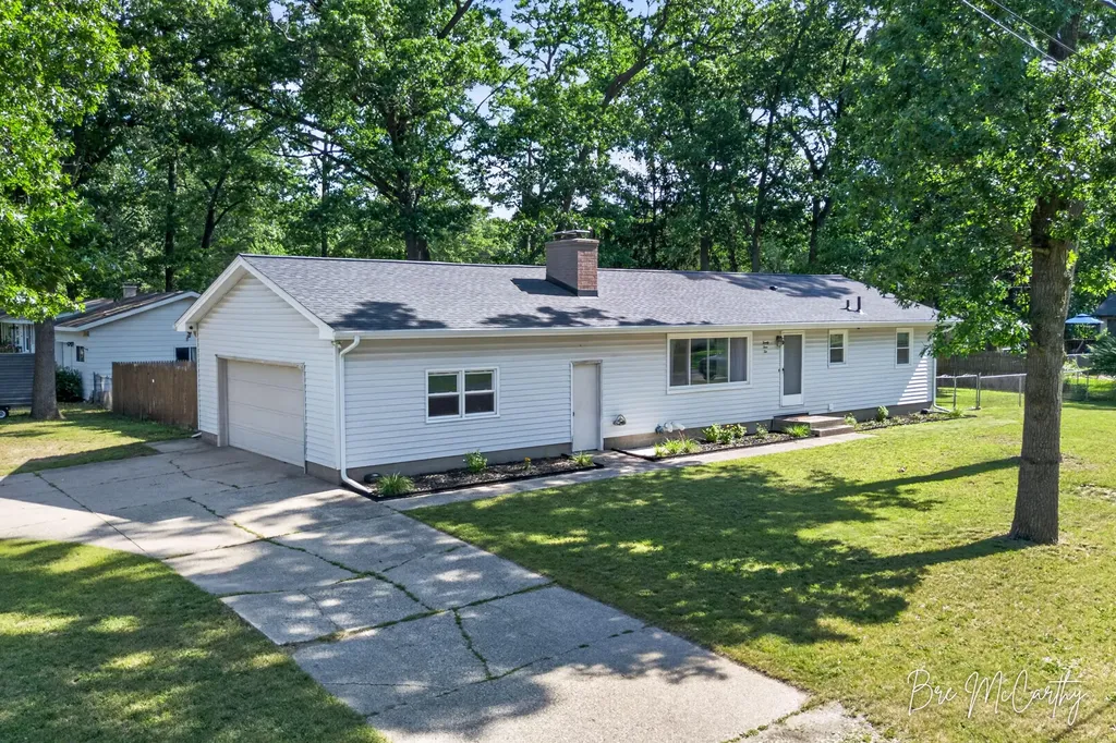 2410 Marcoux Avenue Muskegon Charter Township MI 49442