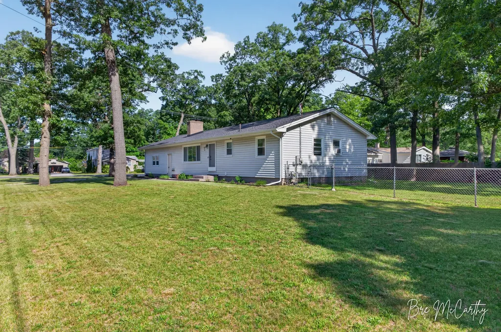 2410 Marcoux Avenue Muskegon Charter Township MI 49442