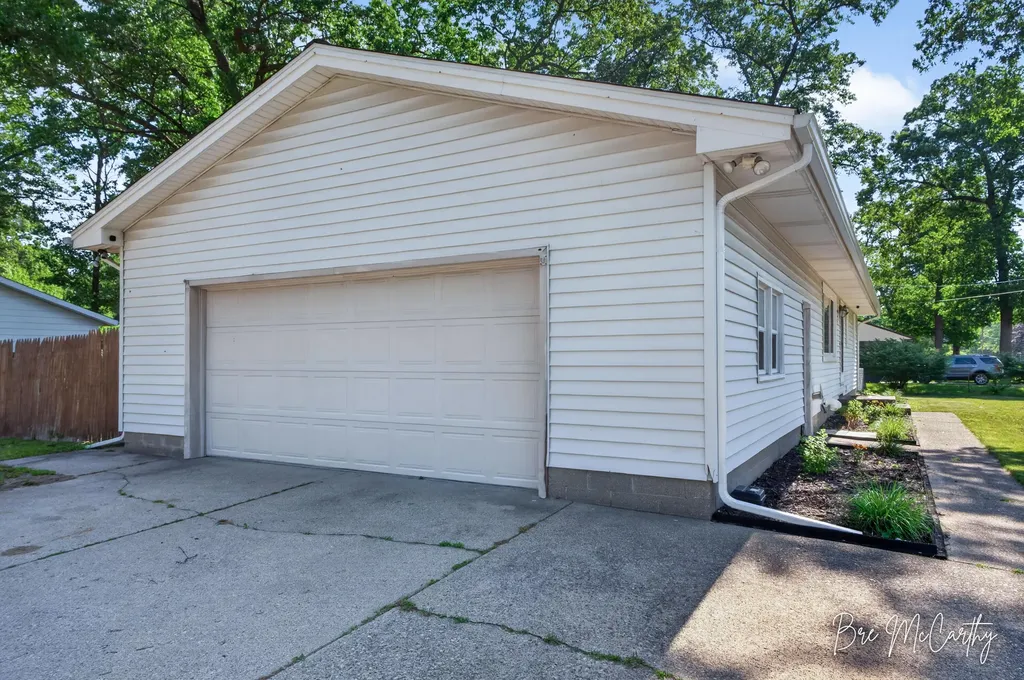 2410 Marcoux Avenue Muskegon Charter Township MI 49442