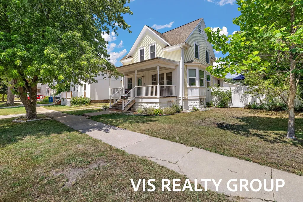 627 Fulton Avenue Grand Haven City MI 49417