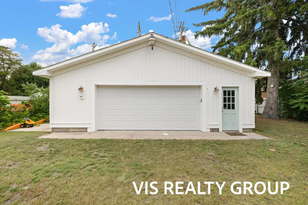 627 Fulton Avenue Grand Haven City MI 49417
