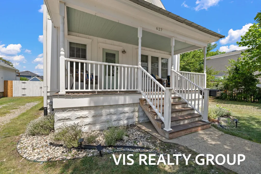 627 Fulton Avenue Grand Haven City MI 49417