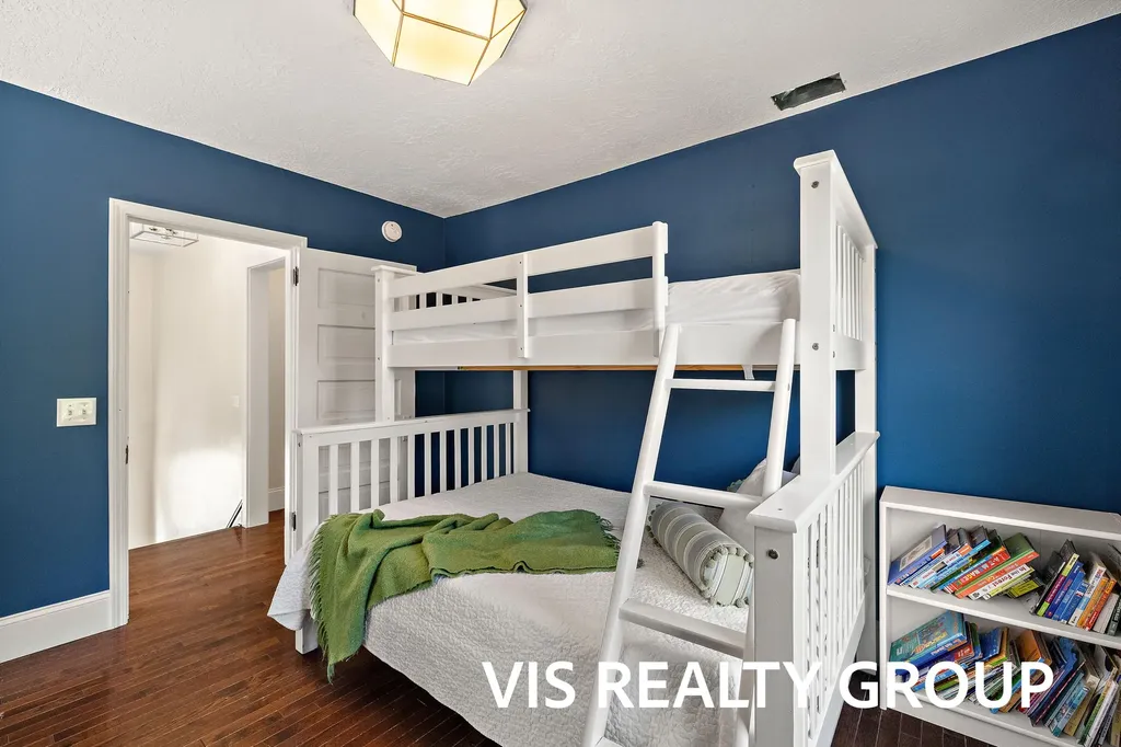 627 Fulton Avenue Grand Haven City MI 49417