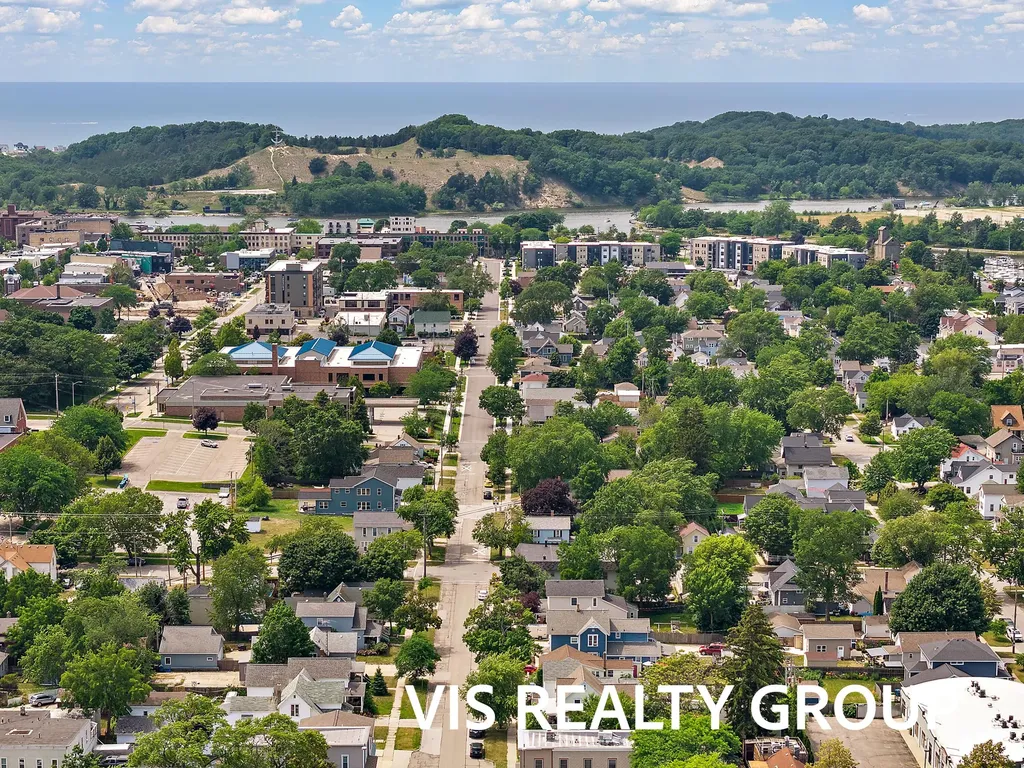 627 Fulton Avenue Grand Haven City MI 49417