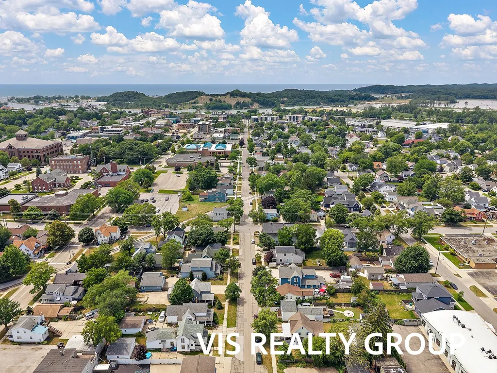 627 Fulton Avenue Grand Haven City MI 49417