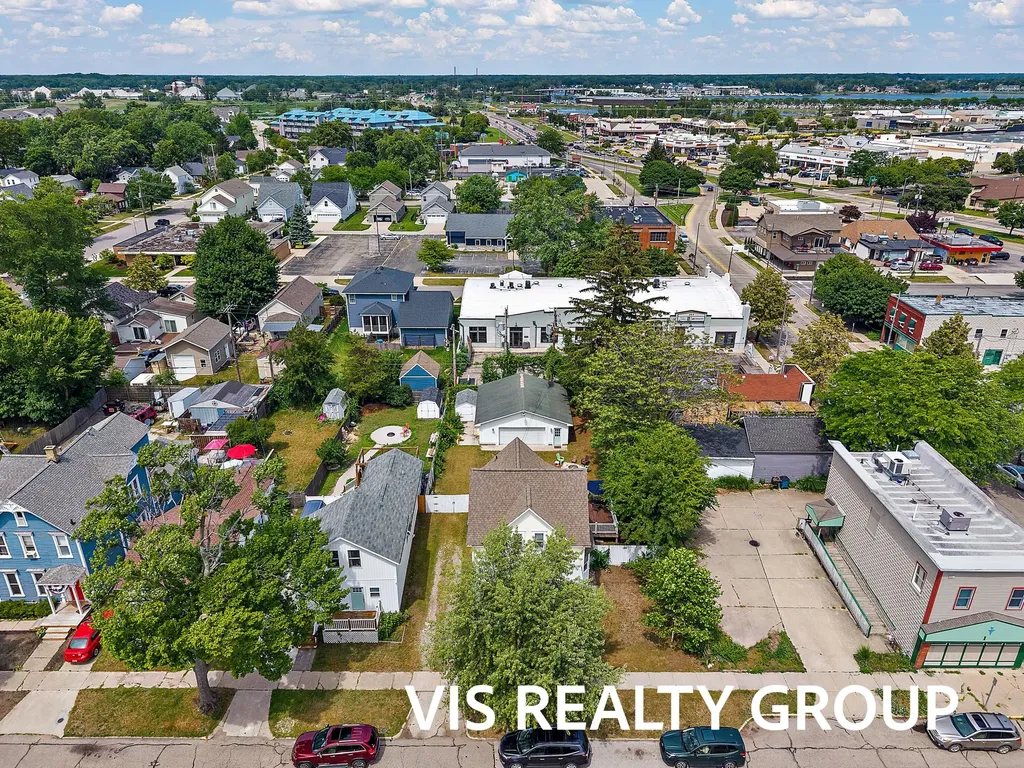 627 Fulton Avenue Grand Haven City MI 49417