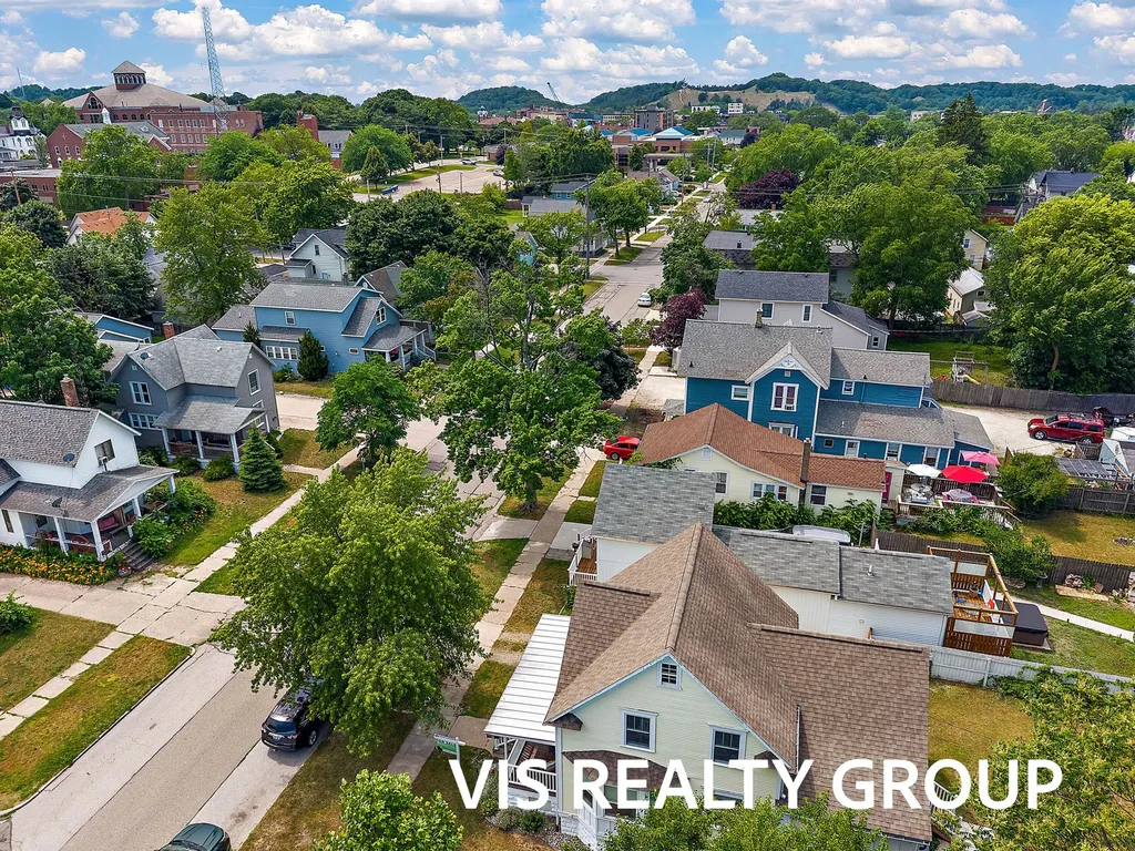 627 Fulton Avenue Grand Haven City MI 49417