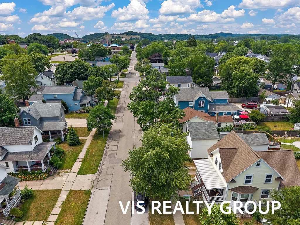 627 Fulton Avenue Grand Haven City MI 49417