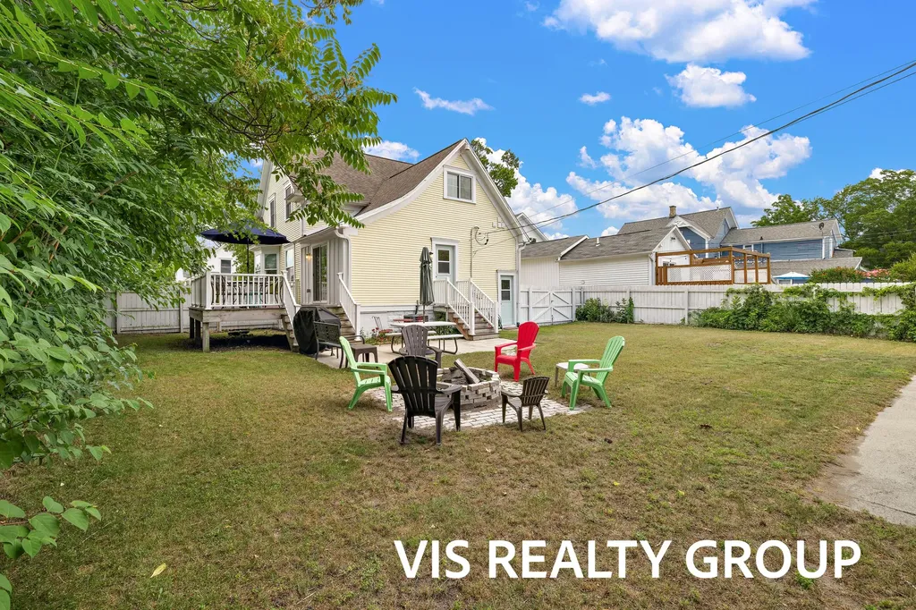 627 Fulton Avenue Grand Haven City MI 49417