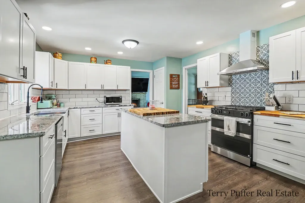 695 Miller Drive North Muskegon City MI 49445
