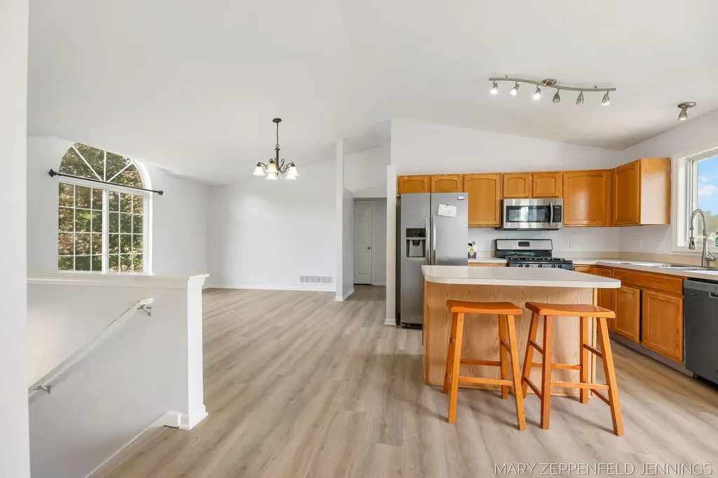 489 Sunmeadow Drive SE Gaines Charter Township MI 49508